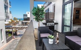 Modern Beachfront 2 Bed Apartment 144 Eden On The Bay, Blouberg, Cape Town